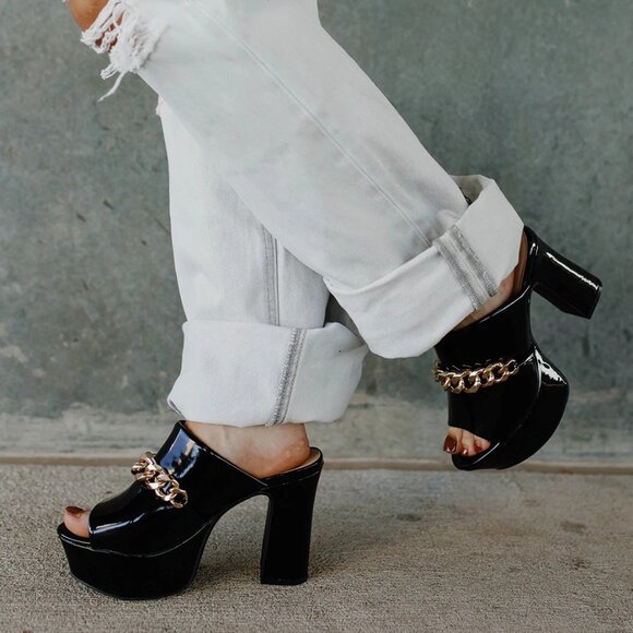 Chinese Laundry Ditzy Patent Black Platform Sandal - Picture 1 of 9
